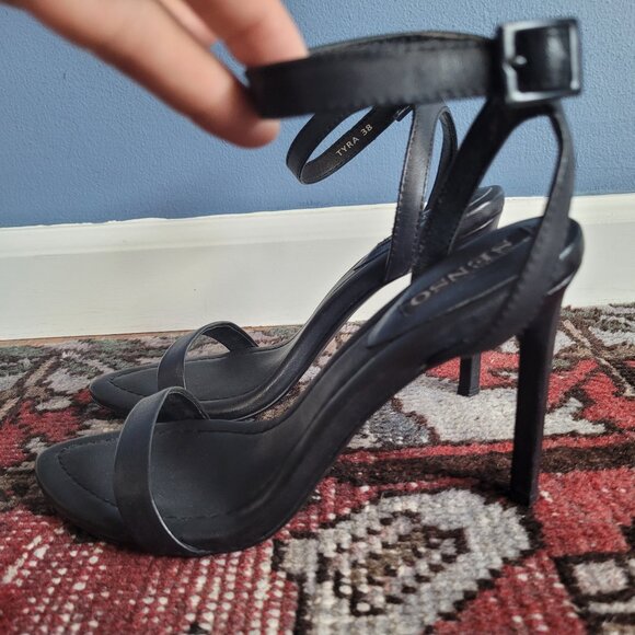 Senso Tyra III Black Leather Heels (38 or US 8) - Picture 4 of 10